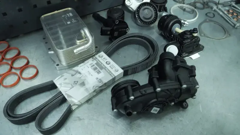 Części wymieniane z silnikiem CRT